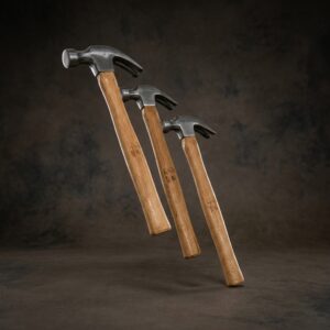 CLAW HAMMER WOODEN HANDLE